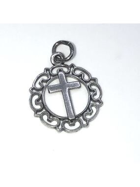 VTG Sterling Silver Filigree Cross Crucifix Christian Catholic Pendant Charm .8”